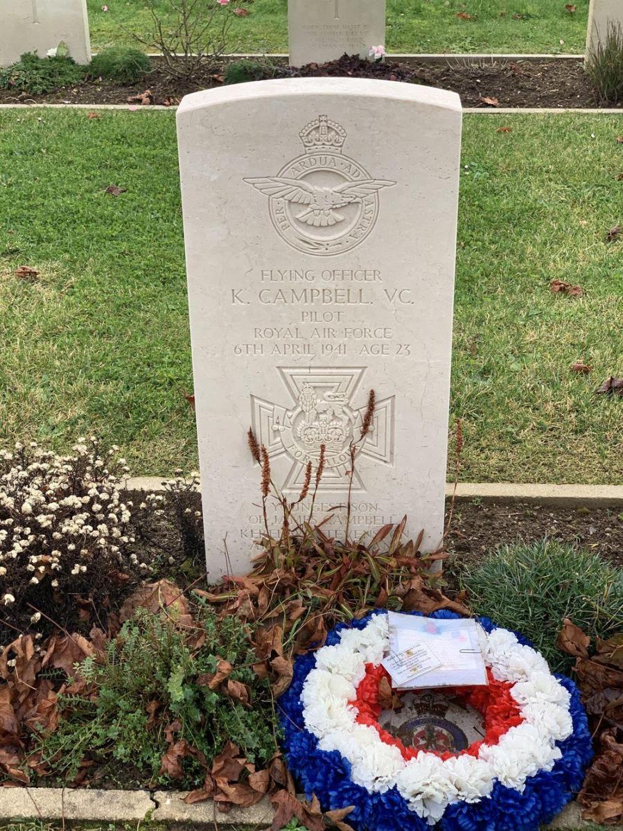 Flying officer kenneth campbell tombe grave brest cemetery