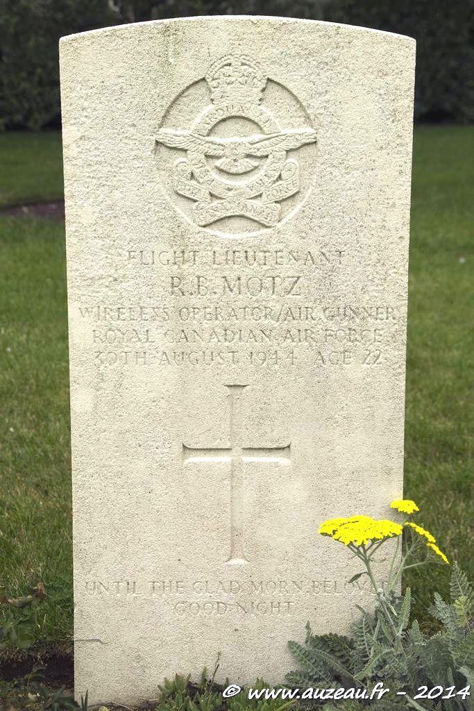 Grave flight lieutenant ronald bartle motz