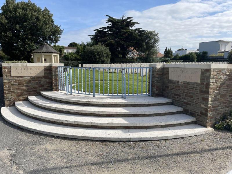 British cemetery la baule 2