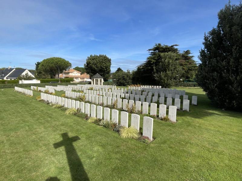 British cemetery la baule